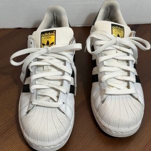 adidas Superstar White with Black Strips Size: Men 7.5 US/7 UK/ 40 2/3 FR